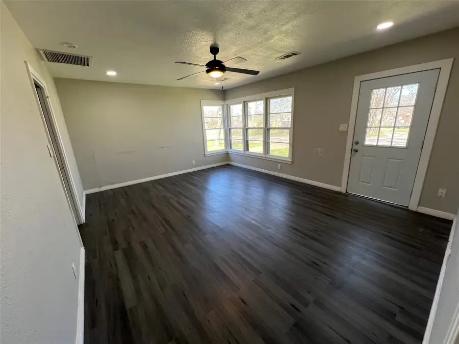 2912 W Elm Street, Denison, TX 75020 - Image #3