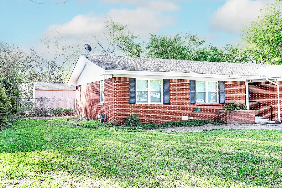 1209 Pebble Street, Bowie, TX 76230 - Image #2