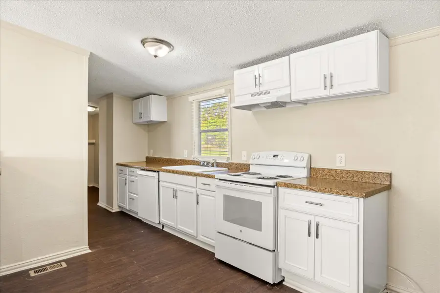 3520 Evergreen Drive, Granbury, TX 76048 - Image #2