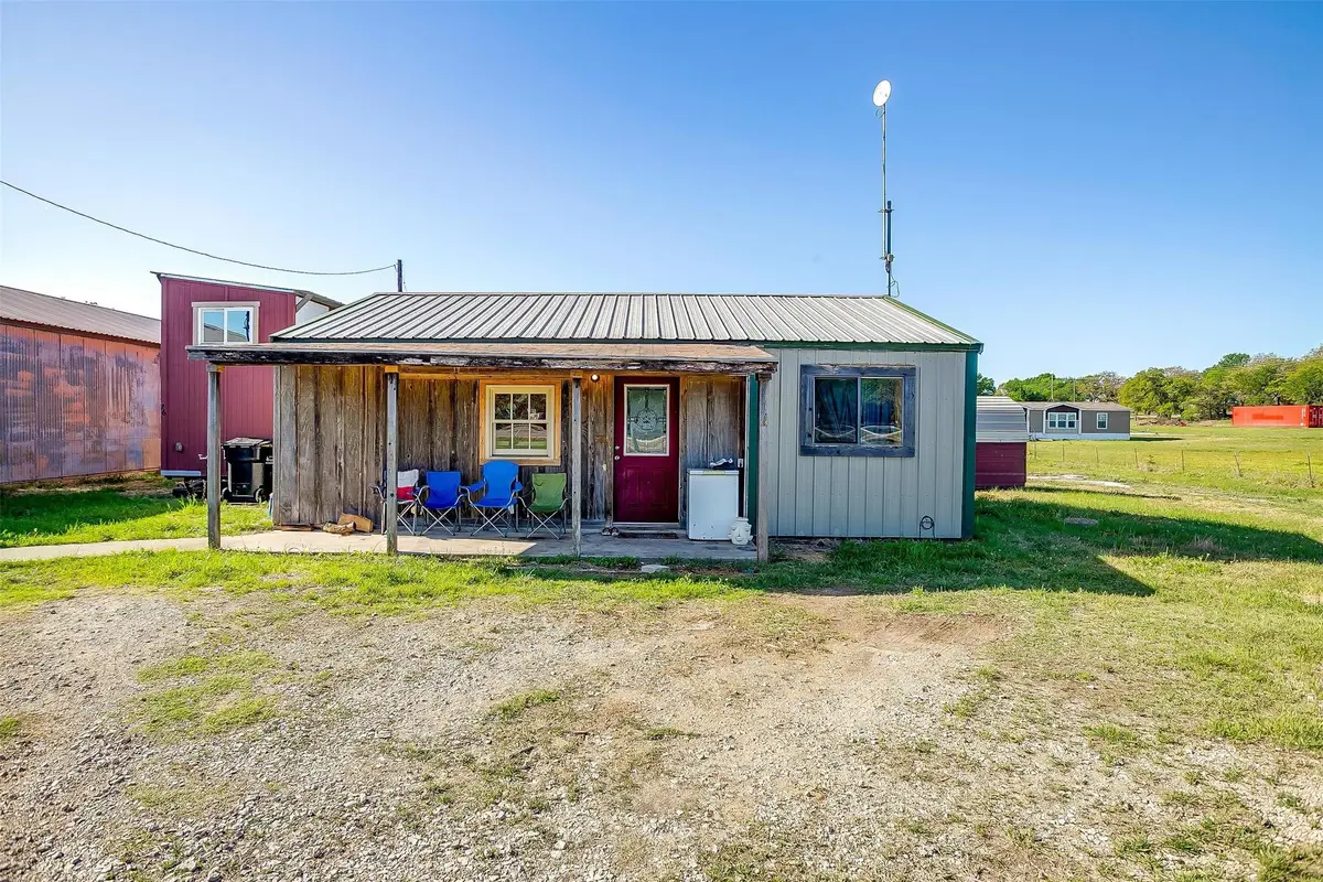 10669 Mineral Wells Highway, Weatherford, TX 76088 - Image #1