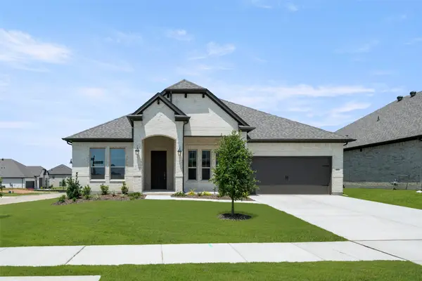 405 Daybreak Drive, Waxahachie, TX 75167