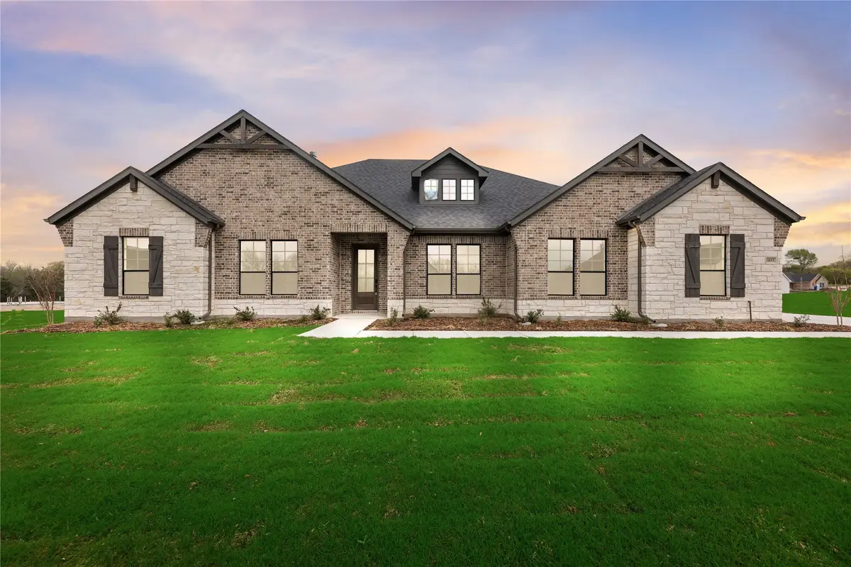 1055 Julian Drive, Van Alstyne, TX 75495 - Image #1