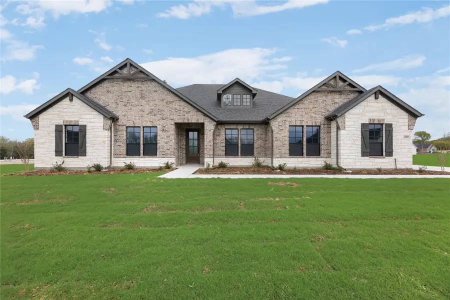 1055 Julian Drive, Van Alstyne, TX 75495 - Image #2