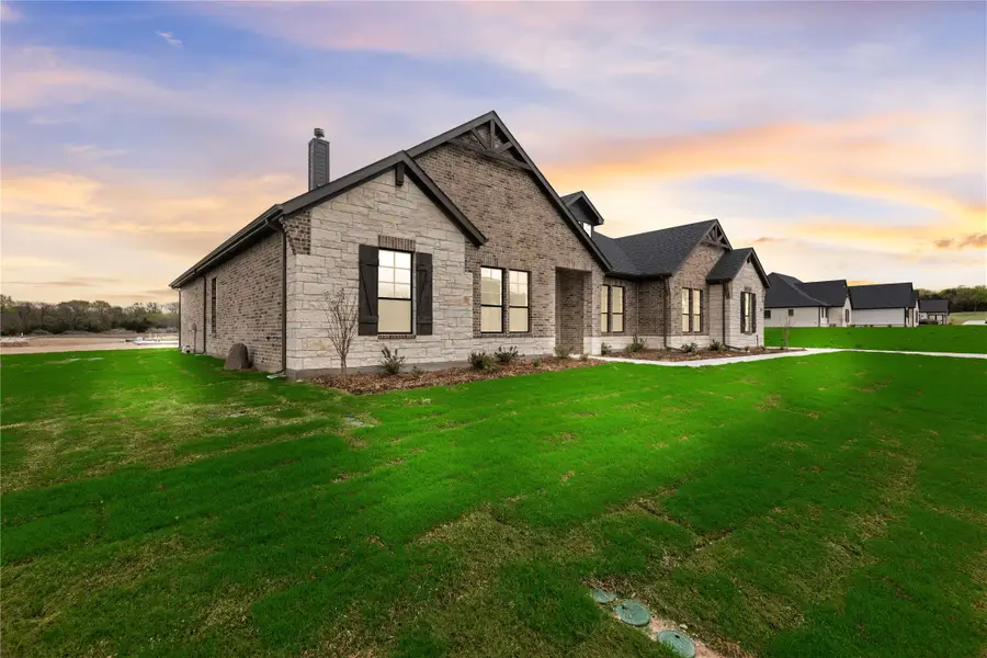 1055 Julian Drive, Van Alstyne, TX 75495 - Image #3