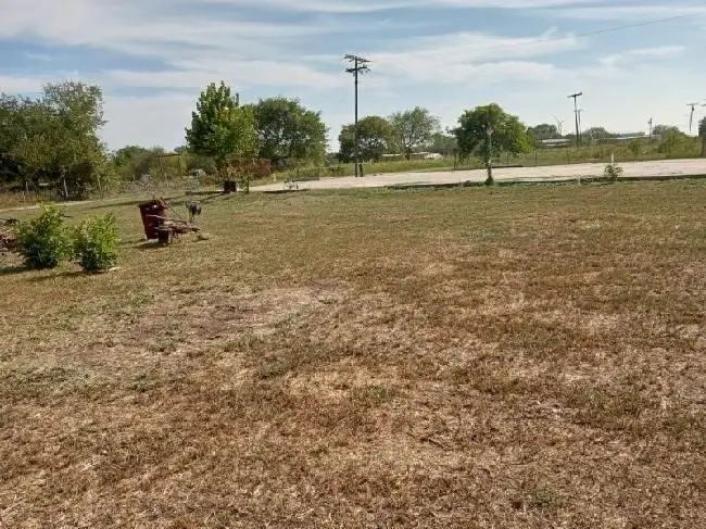 401 NE 1st Street Ne, Hubbard, TX 76648 - Image #2