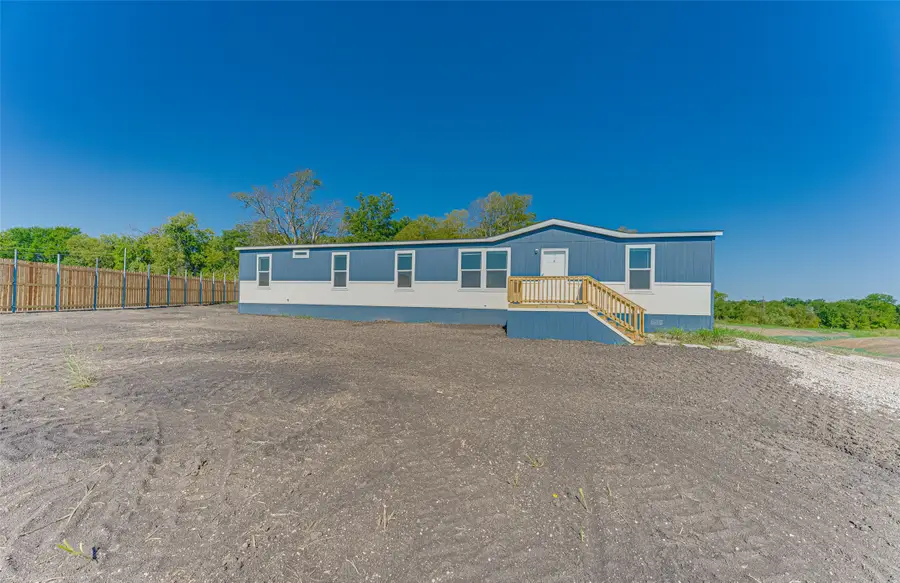 3060 Cochise Court, Ellis, TX 75125 - Image #2