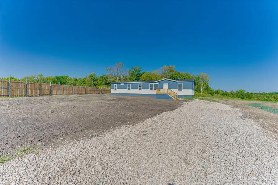 3060 Cochise Court, Ellis, TX 75125 - Image #3