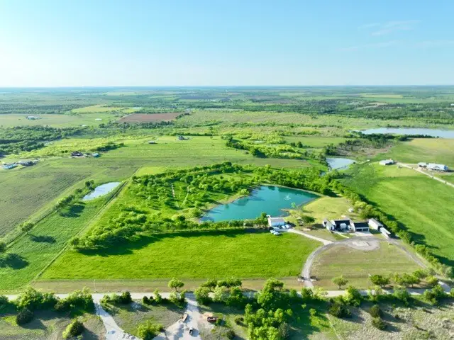 1800 Moseley Road, Ennis, TX 75119 - Image #2