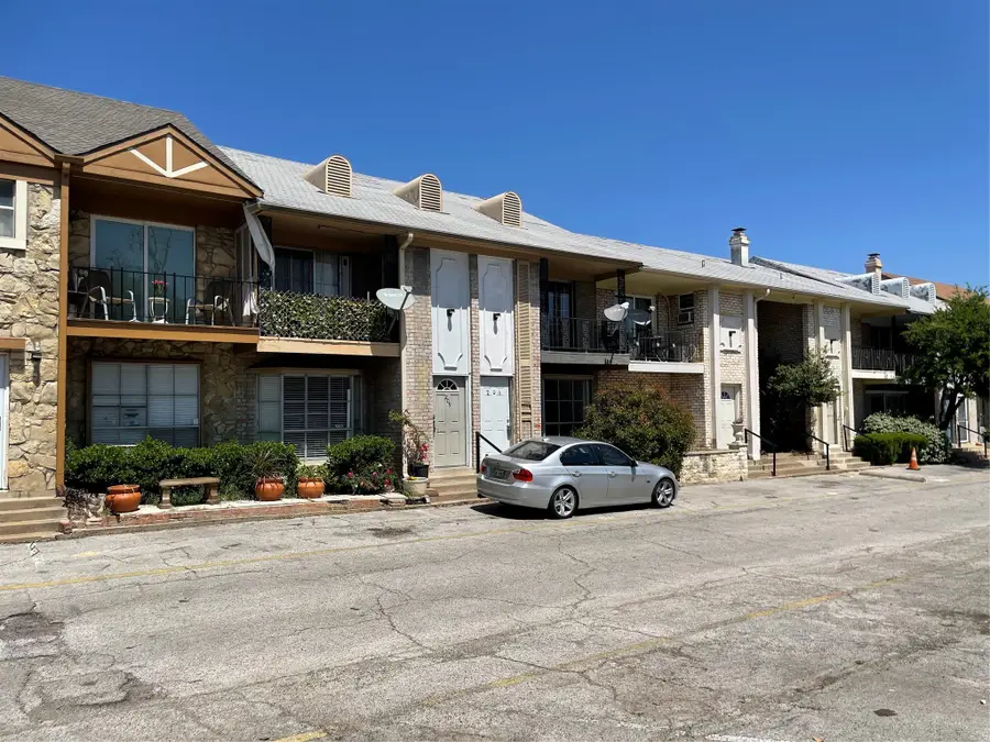 3420 Hidalgo Drive #206, Dallas, TX 75220 - Image #2