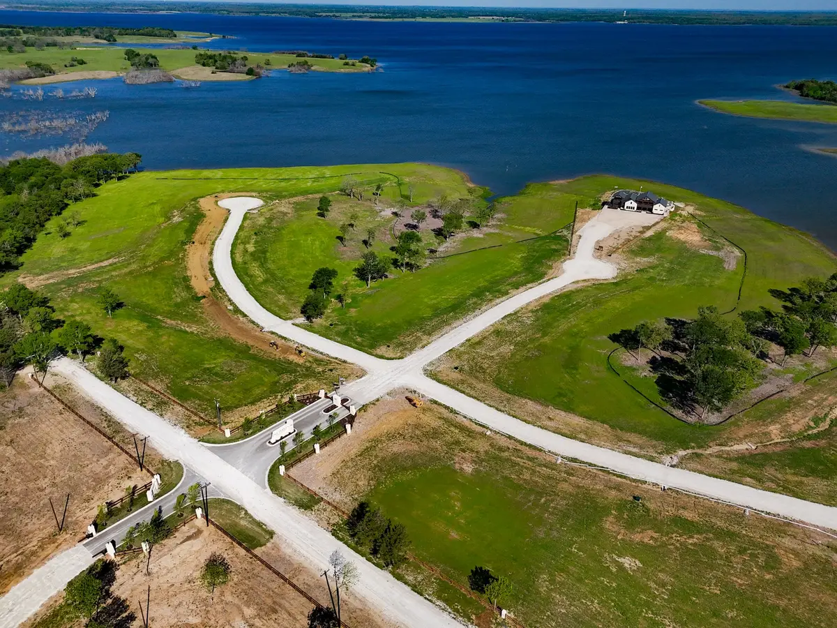 261 Clubhouse Drive, Windom, TX 75492 - Image #1