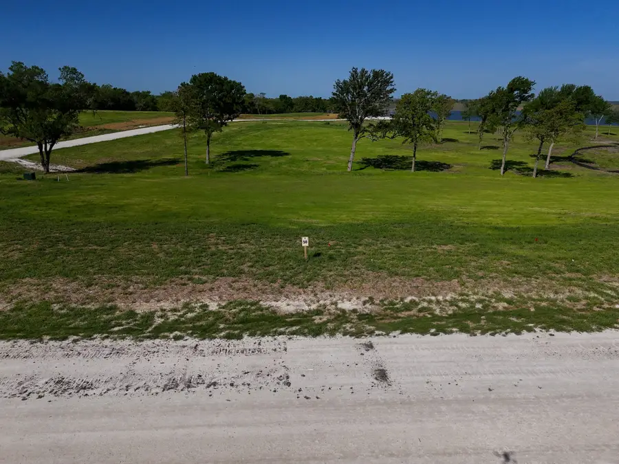 261 Clubhouse Drive, Windom, TX 75492 - Image #3