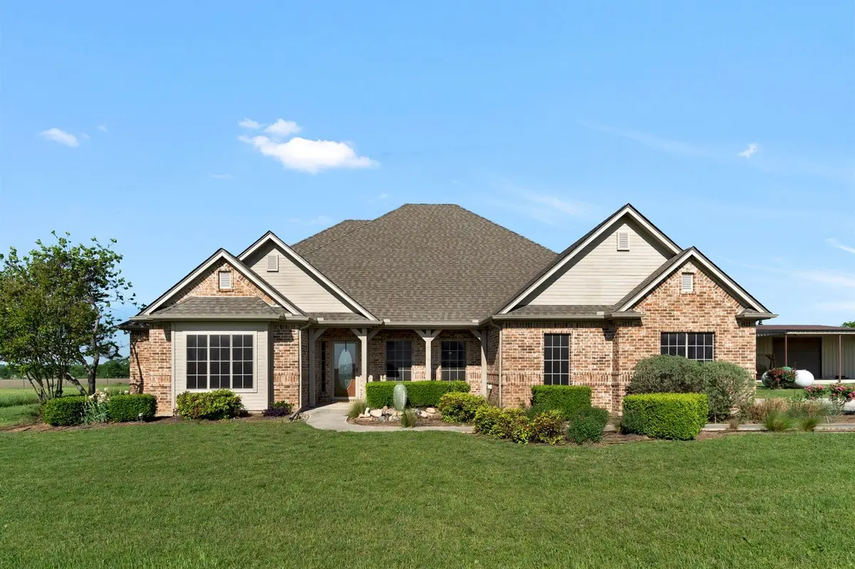 16205 S County Line Rd, Justin, TX 76247 - Image #1