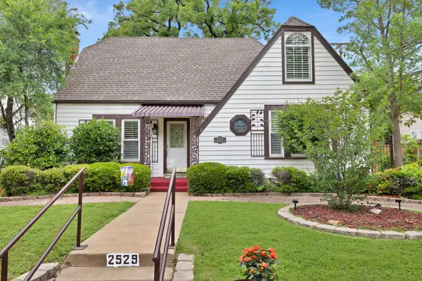 2529 Honeysuckle Avenue, Fort Worth, TX 76111