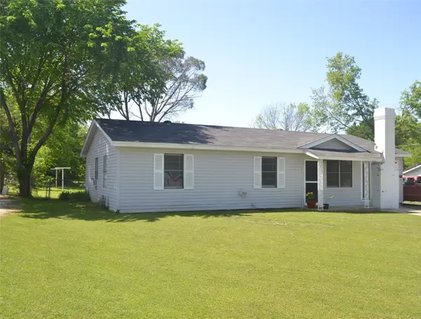 372 Shoreline Drive, Azle, TX 76020