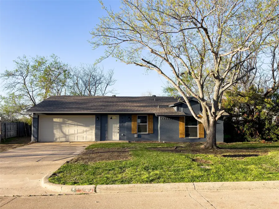 807 Crockett Street, Midlothian, TX 76065 - Image #3