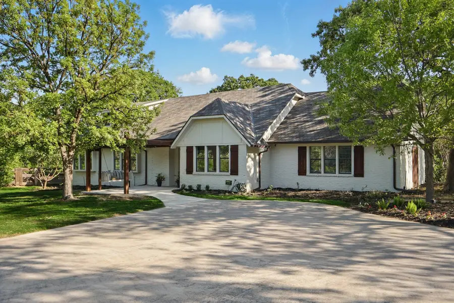 841 Caublestone Hill Drive, Argyle, TX 76226 - Image #2