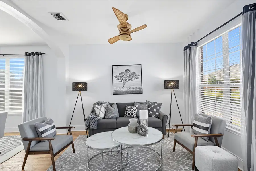 529 Roundrock Lane, Fort Worth, TX 76140 - Image #2