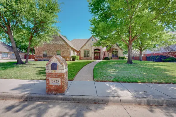 3925 Westway Terrace, Fort Worth, TX 76179