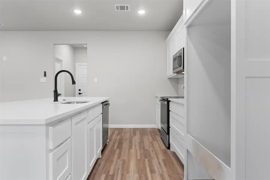 711 N College Street, West, TX 76691 - Image #3