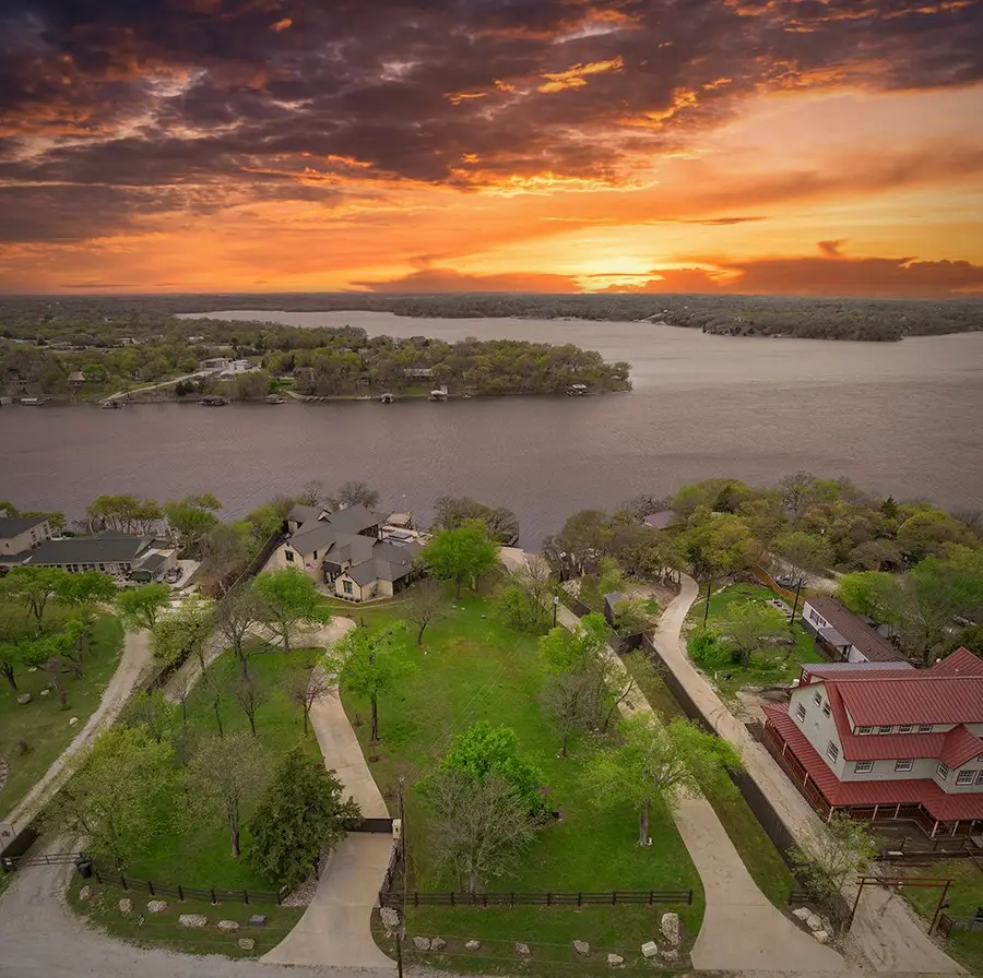 145 Lakeside Lane, Gainesville, TX 76240 - Image #2