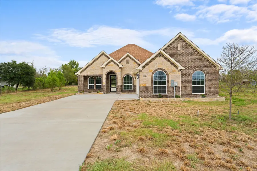 1085 Country Lane, Oak Ridge, TX 75142 - Image #2