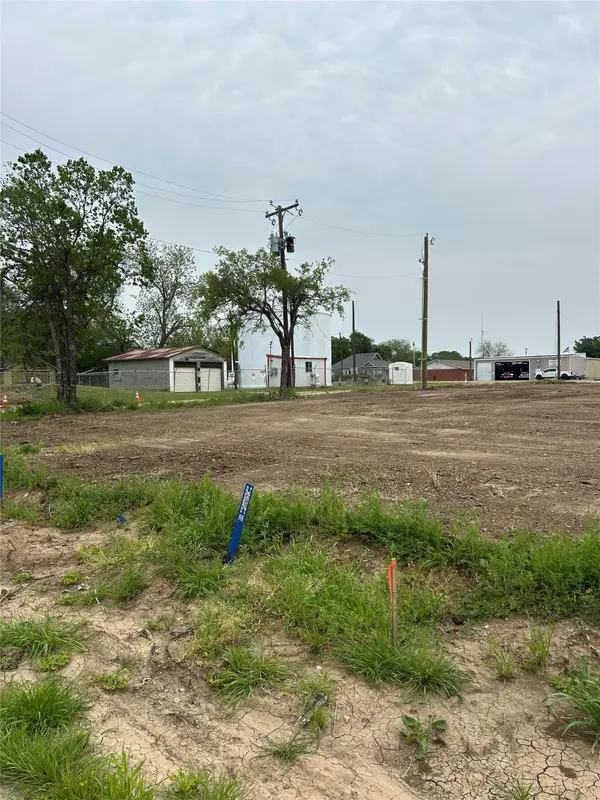 401 Grayson Street, Pottsboro, TX 75076