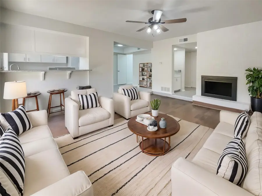 1985 Shorewood Drive, Grapevine, TX 76051 - Image #2