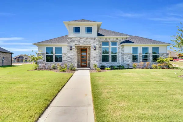 1924 Comanche Drive, DeSoto, TX 75115