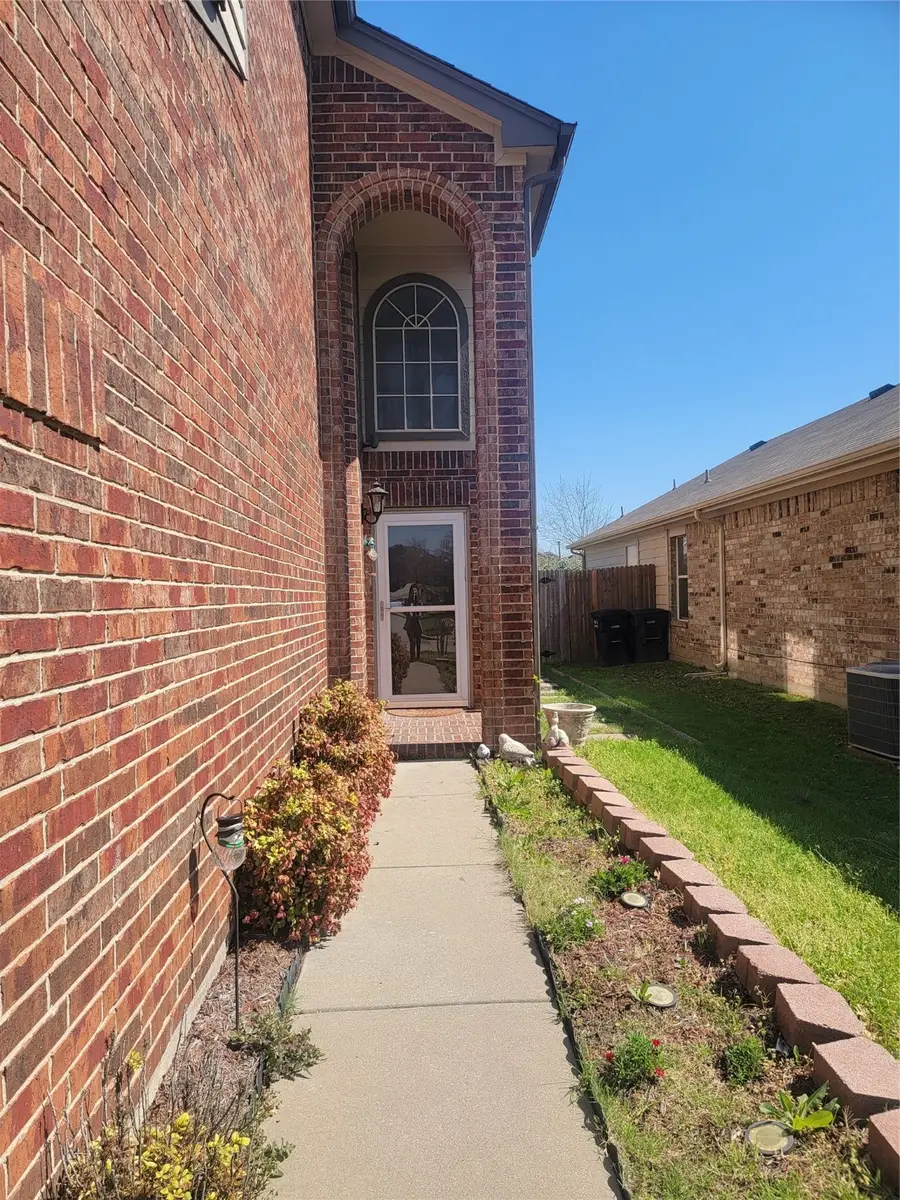 6468 Regina Drive, Fort Worth, TX 76131 - Image #3