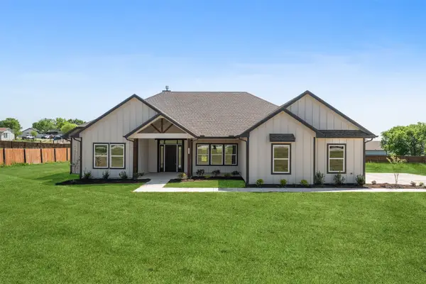 1005 Don Eve Court, Azle, TX 76020