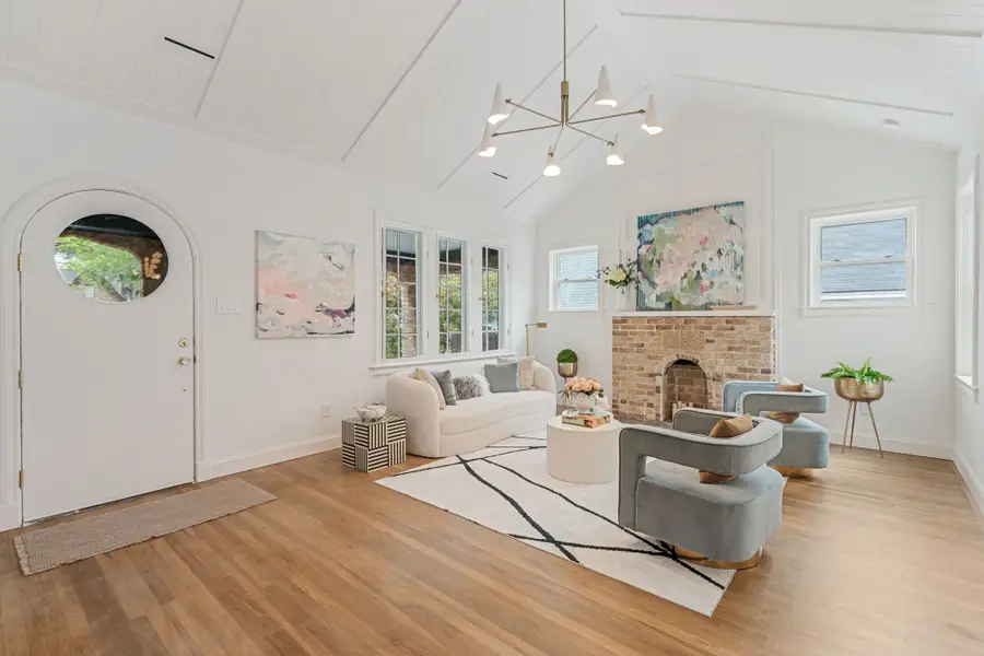 6926 Lindsley Avenue, Dallas, TX 75223 - Image #2