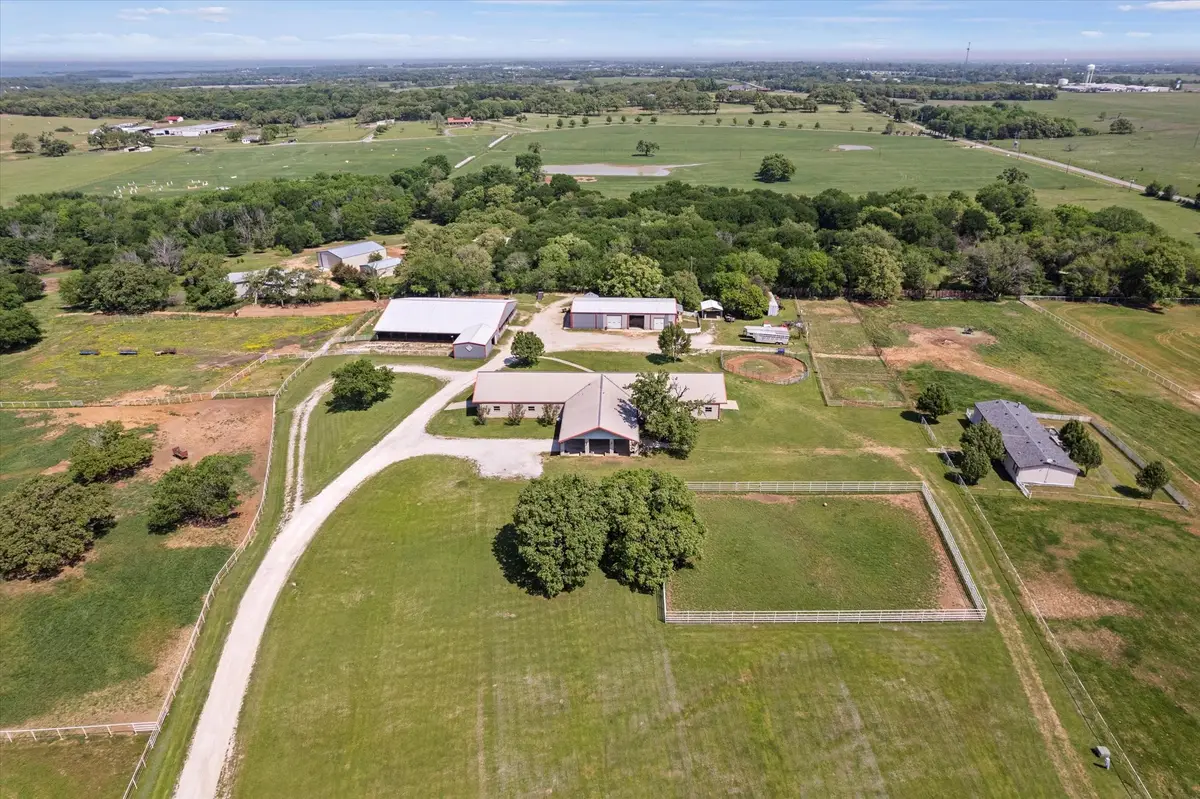 9979 Oak Creek Drive, Pilot Point, TX 76258 - Image #1