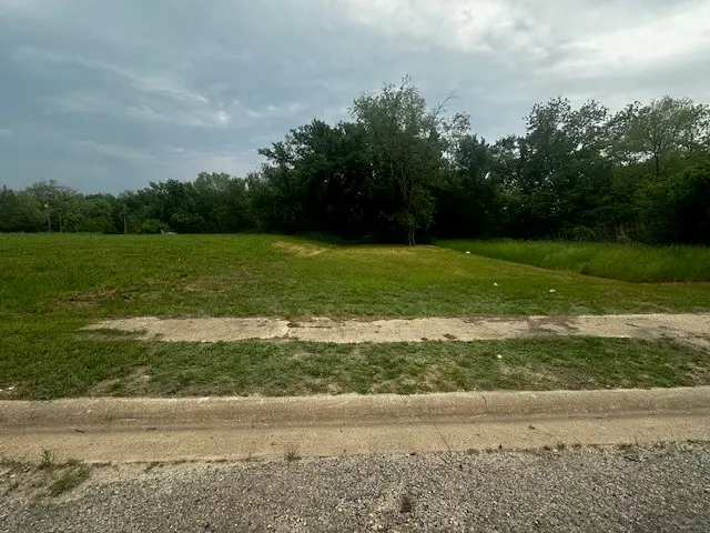 603 E 17th Avenue, Corsicana, TX 75110 - Image #2