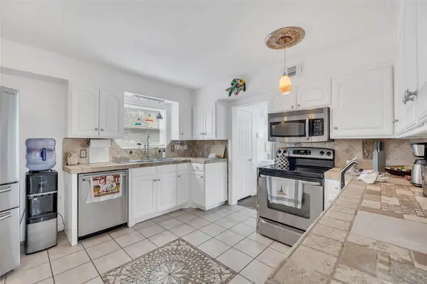 3000 Yucca Avenue, Fort Worth, TX 76111