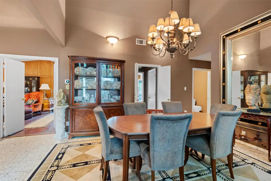 2000 Shadow Ridge Drive, Arlington, TX 76006 - Image #3