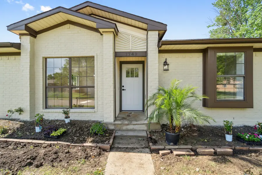 1742 Canterbury Lane, Lewisville, TX 75067 - Image #3