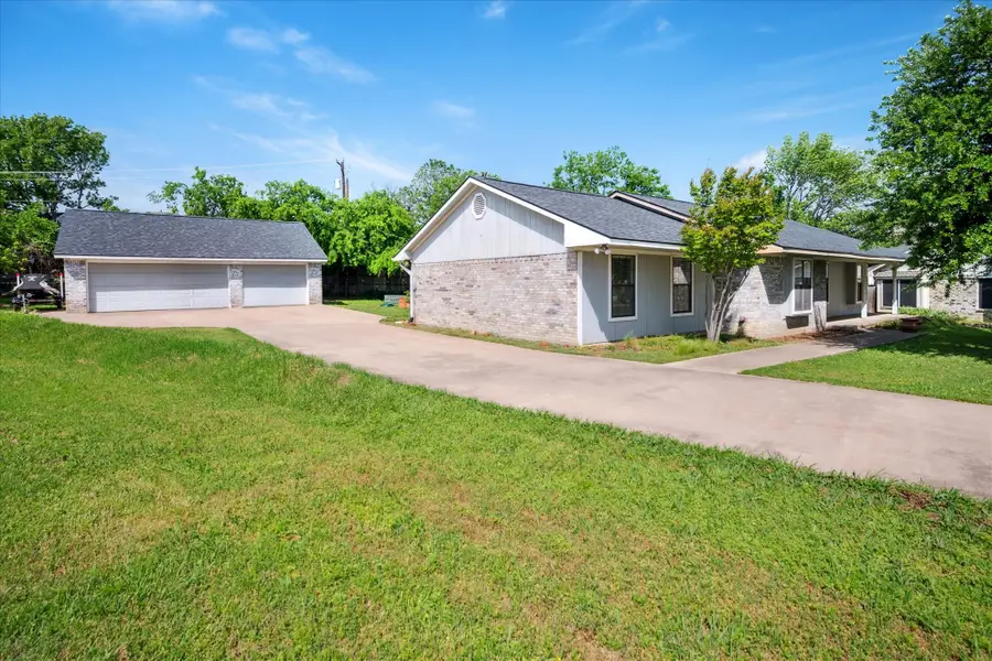 505 Oak Lake, Lake Dallas, TX 75065 - Image #2