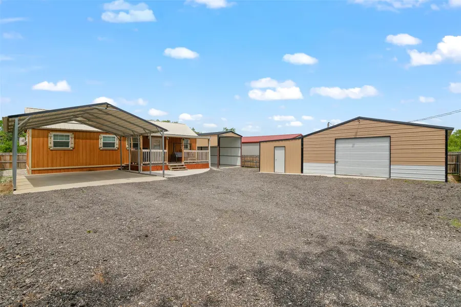 128 Cheyenne Drive, Bridgeport, TX 76426 - Image #2