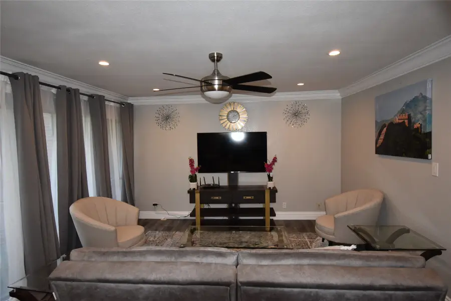 538 E Avenue J #B, Grand Prairie, TX 75050 - Image #3