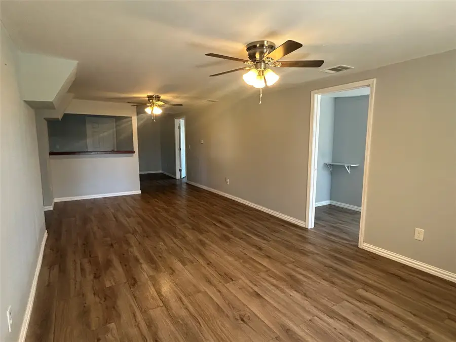 708 Barrow Street, Goldthwaite, TX 76844 - Image #2