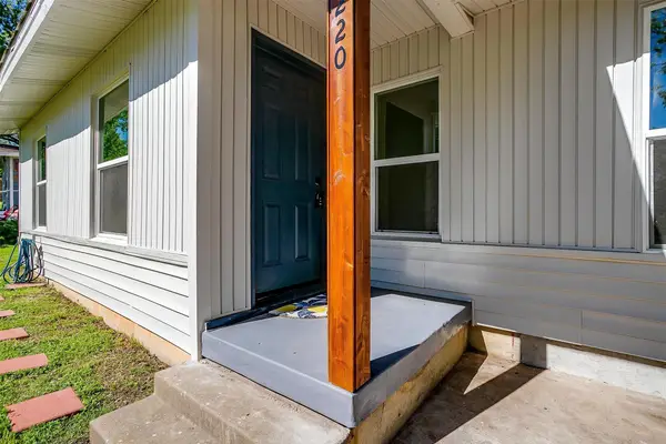 1220 S Brazos Street, Weatherford, TX 76086