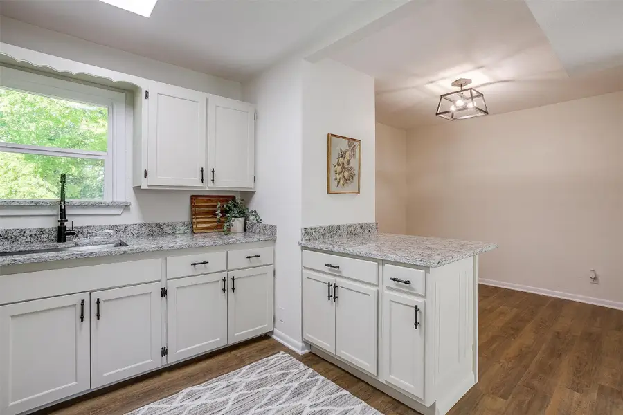 1220 S Brazos Street, Weatherford, TX 76086 - Image #2