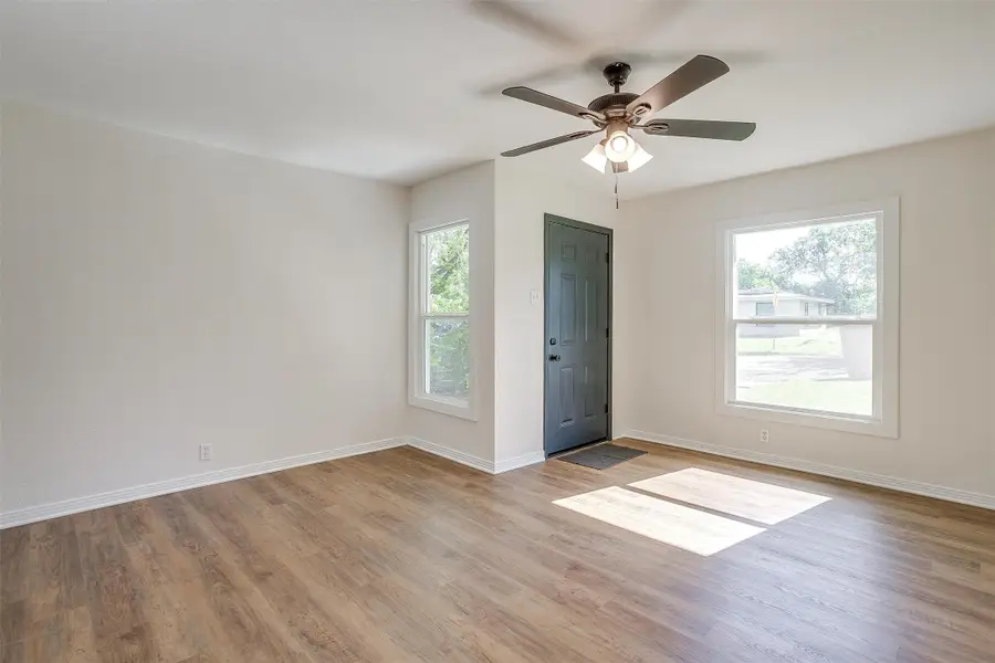 1220 S Brazos Street, Weatherford, TX 76086 - Image #3