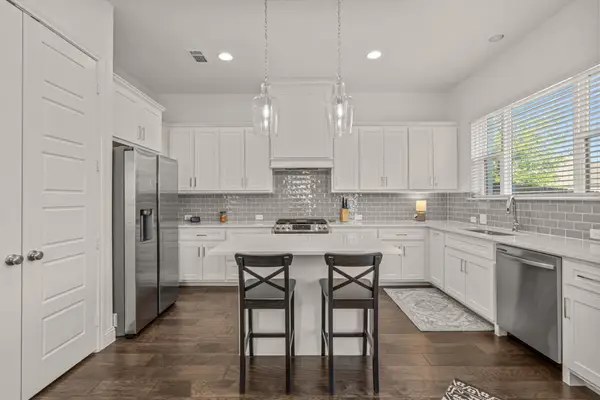 6324 Oakbend Circle, Fort Worth, TX 76132