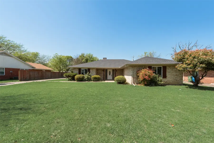 219 Hillcrest Street, Sanger, TX 76266 - Image #2