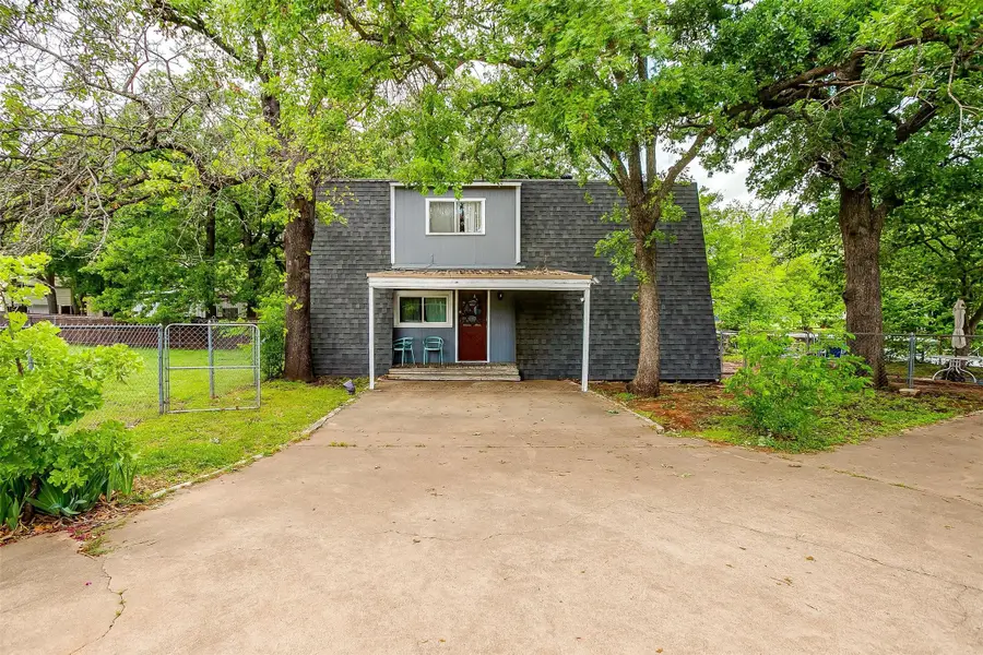 4306 Elmwood Court, Granbury, TX 76049 - Image #2