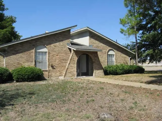 203 Martin Luther Circle, Duncanville, TX 75116 - Image #1