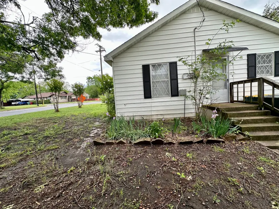 1821 E Pecan Street, Sherman, TX 75090 - Image #2