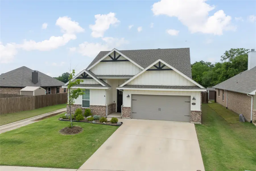 300 Bronco Drive, Pilot Point, TX 76258 - Image #3