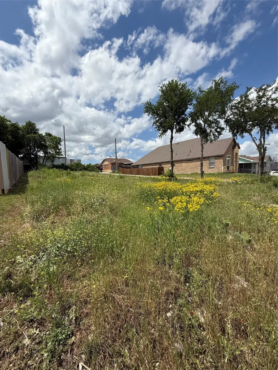 2913 Pearl Avenue, Fort Worth, TX 76106 - Image #2